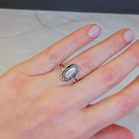 Sterling Silver Mother-of-Pearl Ring, Sz 6.5 — elongated oval, split shank - Picture 7 of 13